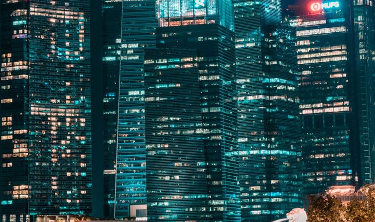Standard Chartered and HSBC battle for private bankers in Singapore, Hong Kong
